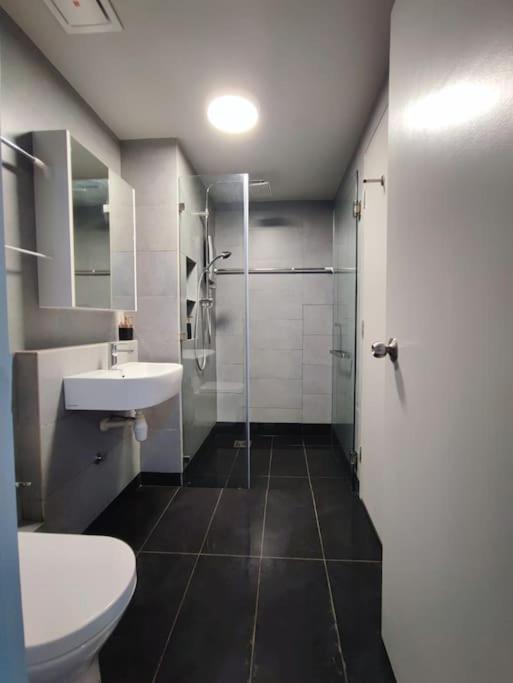 Jq Jesselton Quay Little Angel New Cityseaview Lv29 Netflix 6pax Apartment Kota Kinabalu