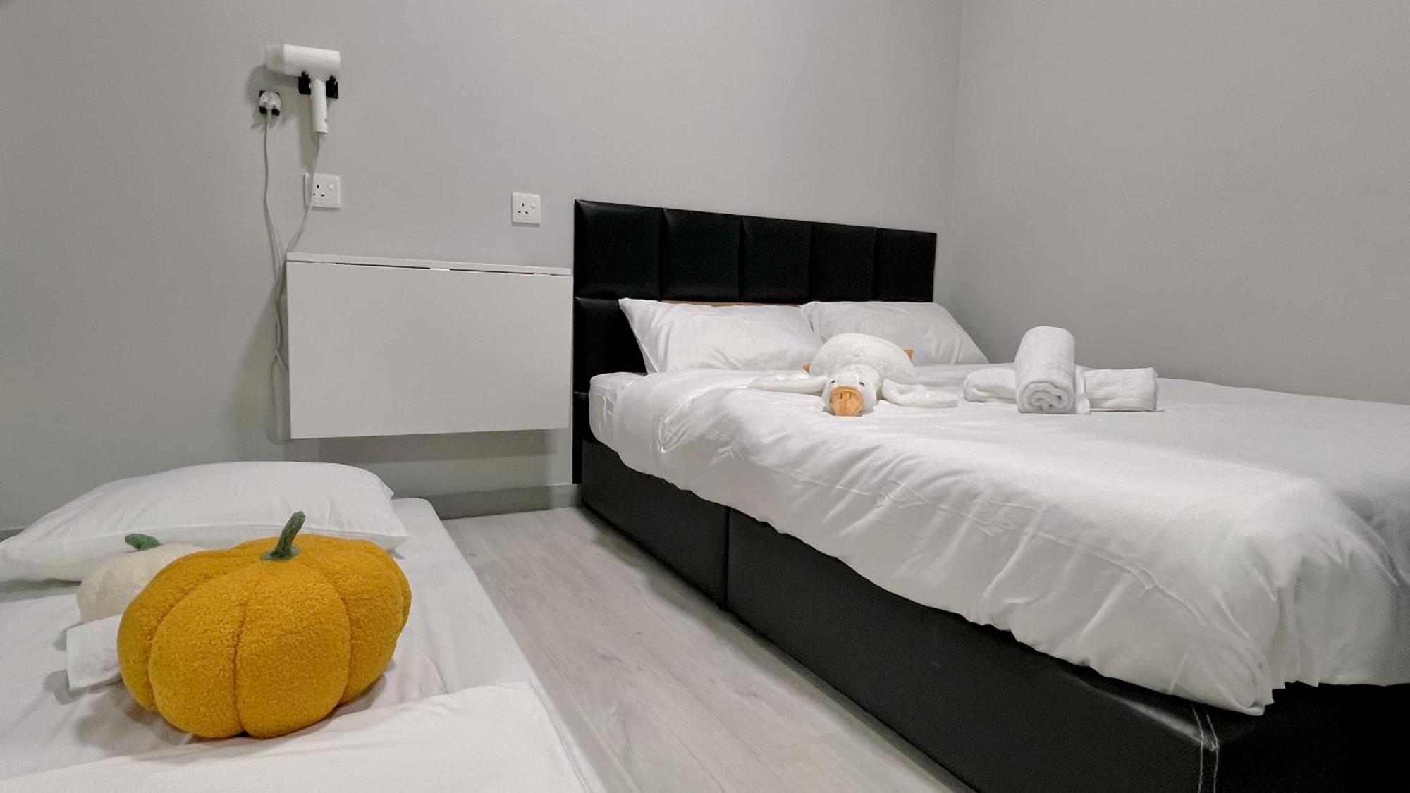 Jq Jesselton Quay Little Angel New Cityseaview Lv29 Netflix 6pax Apartment